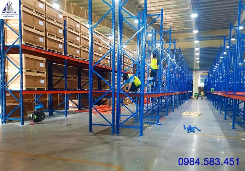 giá kệ trung tải 3 tầng giá rẻ