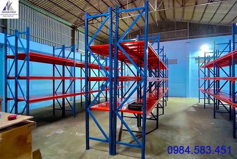 kệ trung tải 3 tầng để hàng