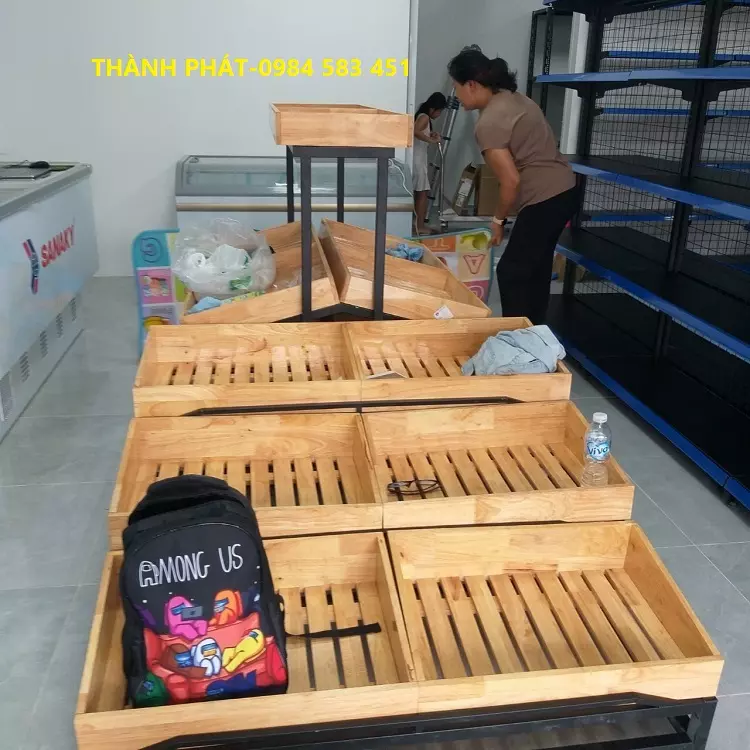 Kệ trưng bày hàng thực phẩm