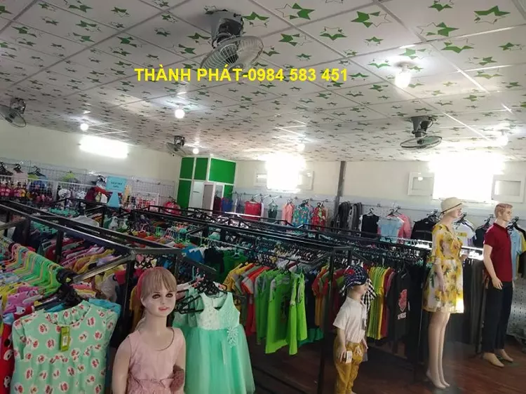 Mẫu kệ trưng bày quần áo đẹp