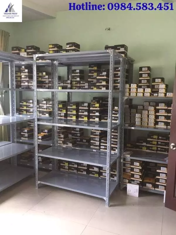 sắt v lỗ bình định