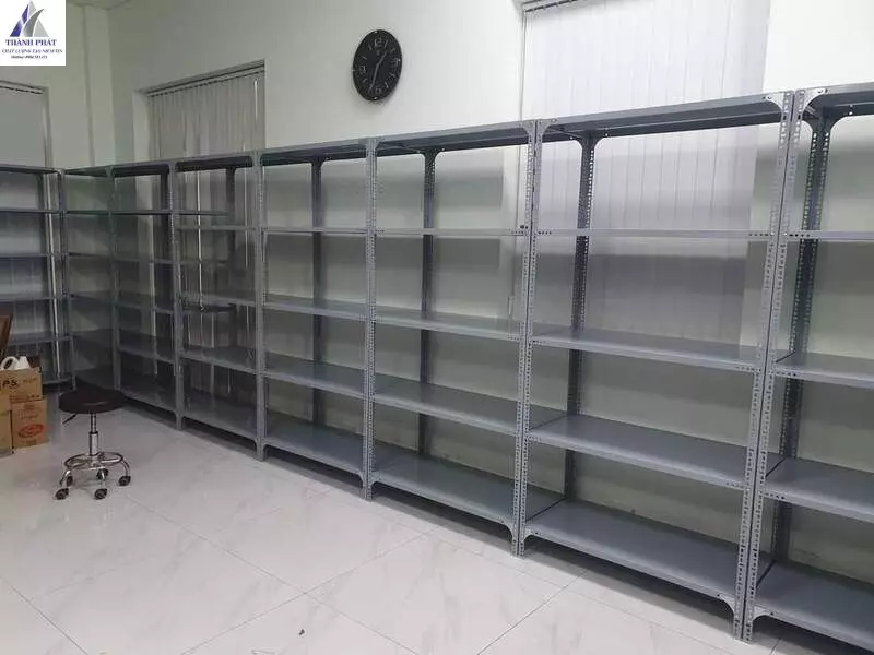 kệ sắt v lỗ quảng ngãi