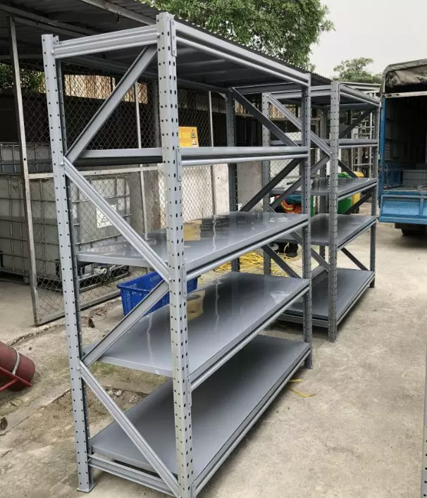 Có nên mua kệ trung tải thanh lý hay không?