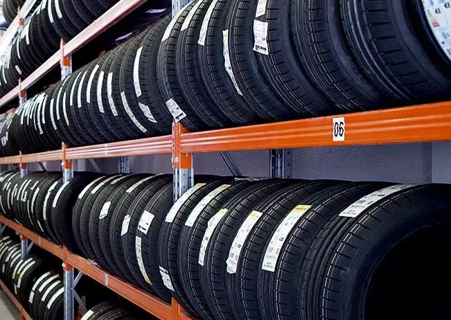 Các mẫu kệ để lốp xe, phụ tùng xe máy, ô tô giá tốt nhất thị trường