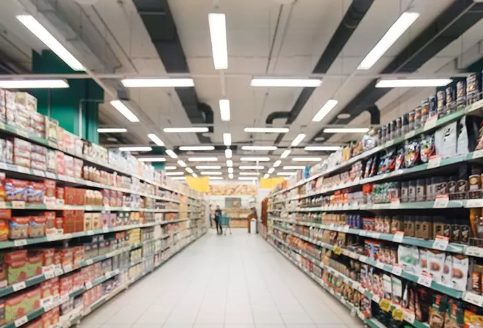 Tính không gian và tổ chức của kệ siêu thị trong ngành bán lẻ hiện nay