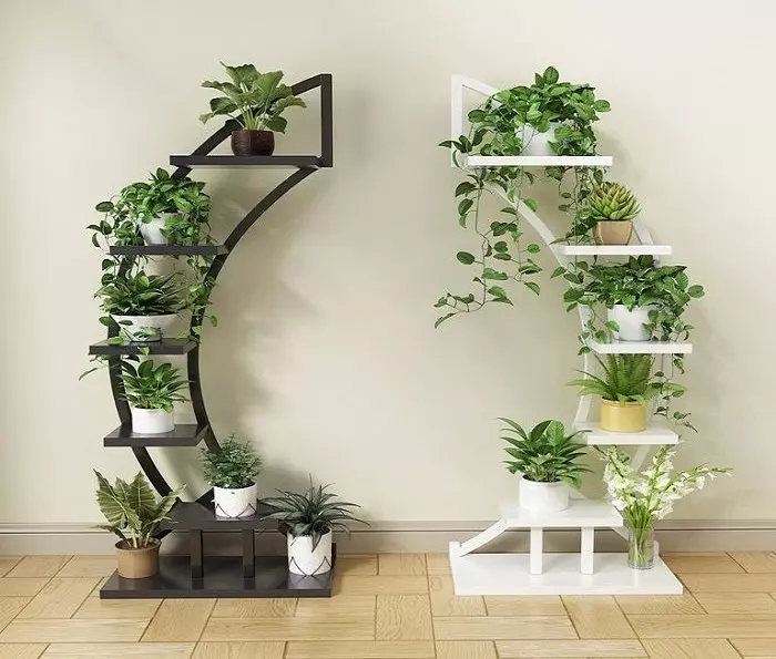 Vai trò không thể thiếu của kệ sắt để chậu hoa
