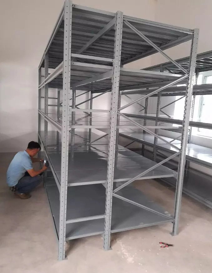 Một số lưu ý khi mua kệ trung tải không thể bỏ qua